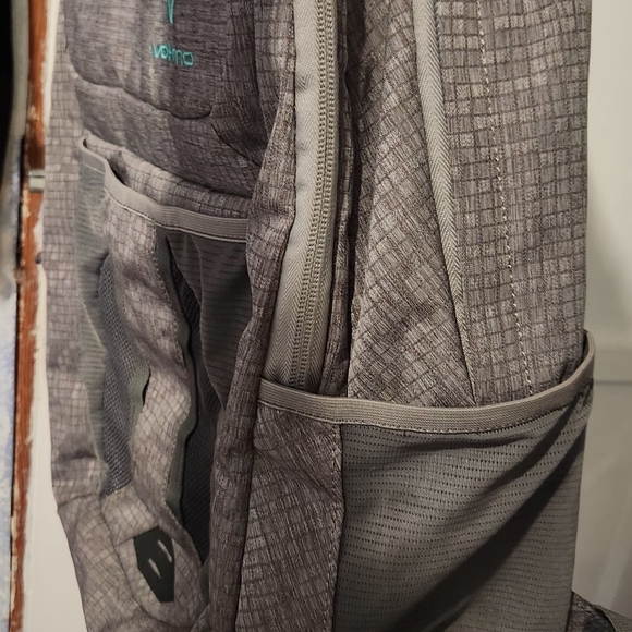 Volcano Backpack-Excellent Condition!!! - Picture 6 of 10